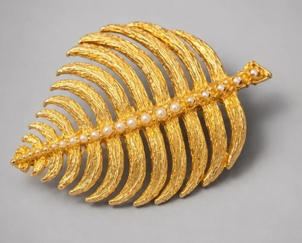 Vintage Large Faux Pearl & Gold-tone Leaf Brooch Pin- Figural 2